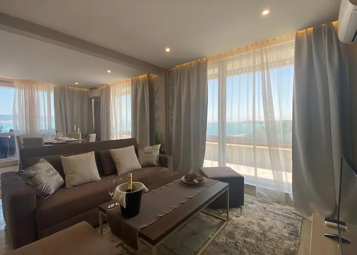 Paradiso 'в' 607 Large Luxury アパート